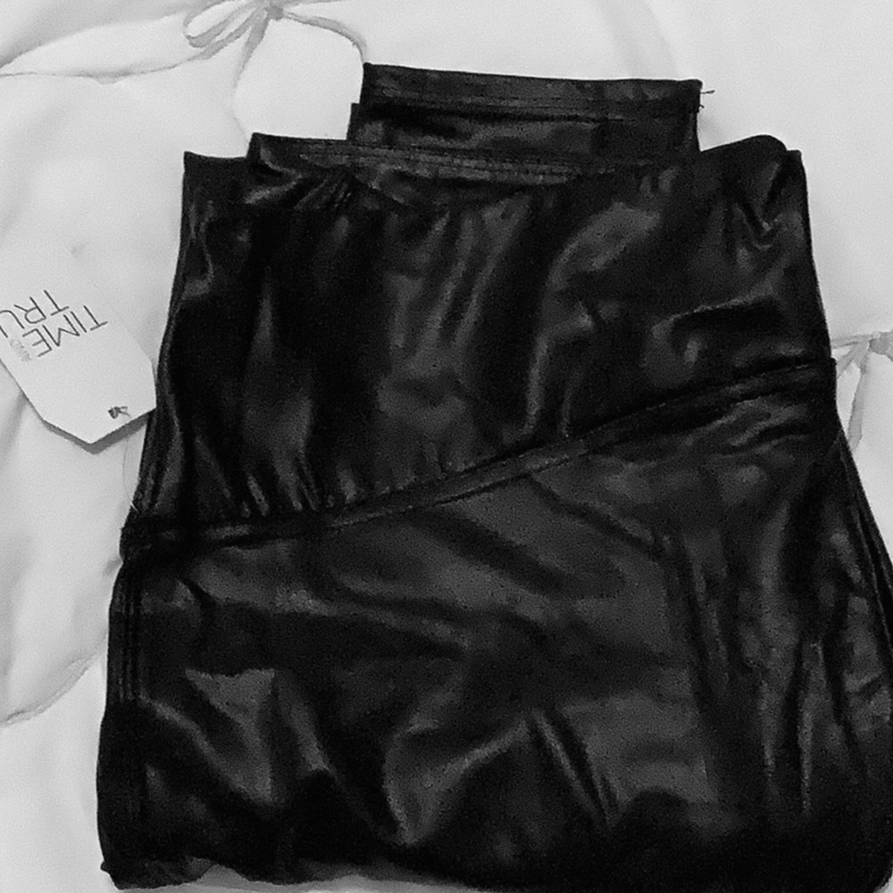 NWT High Rise FAUX Leather Skinny leggings - Picture 6 of 7